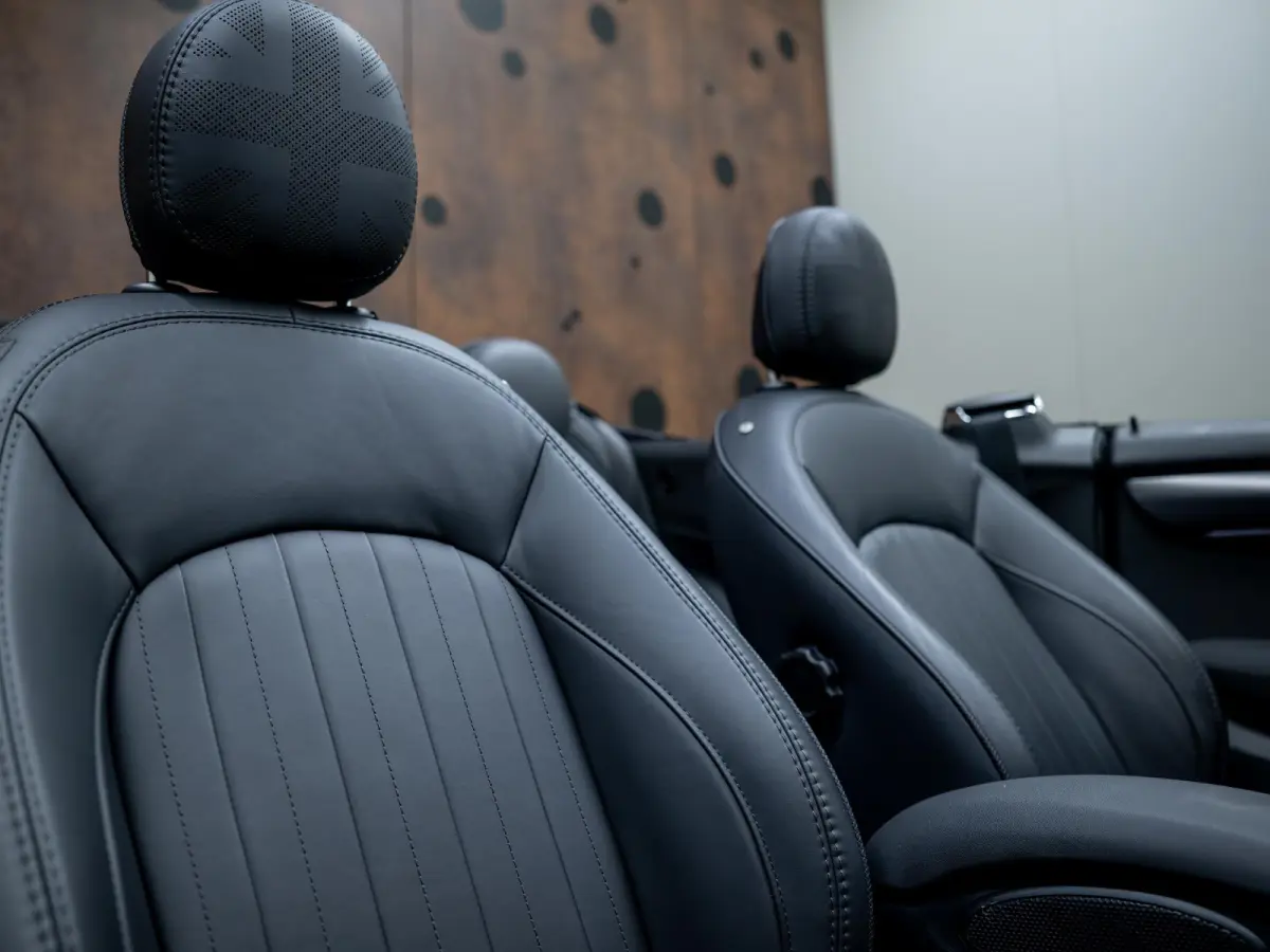 2.0 John Works Classic | Harman & Kardon | HUD | Achteruitrijcamera | ACC | Keyless | Stuurverwaring |
