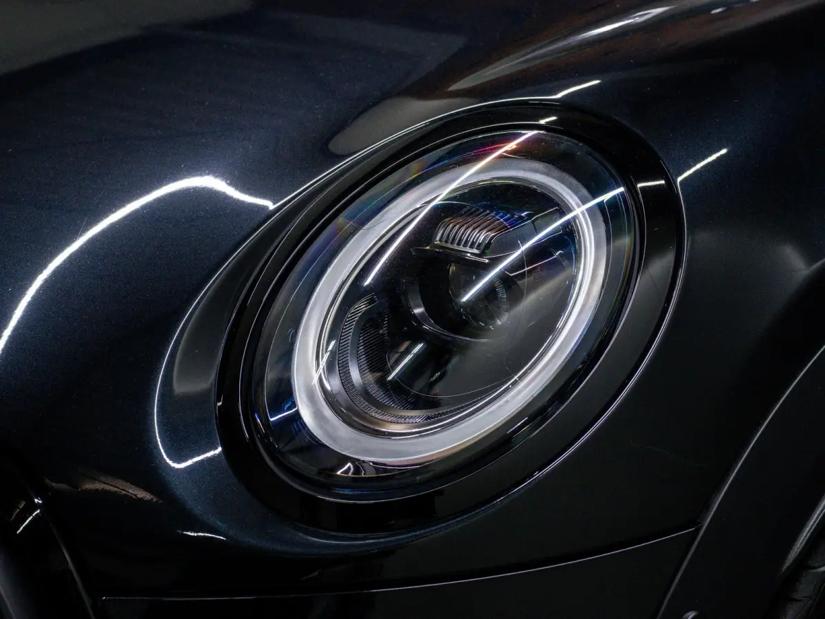 2.0 John Works Classic | Harman & Kardon | HUD | Achteruitrijcamera | ACC | Keyless | Stuurverwaring |