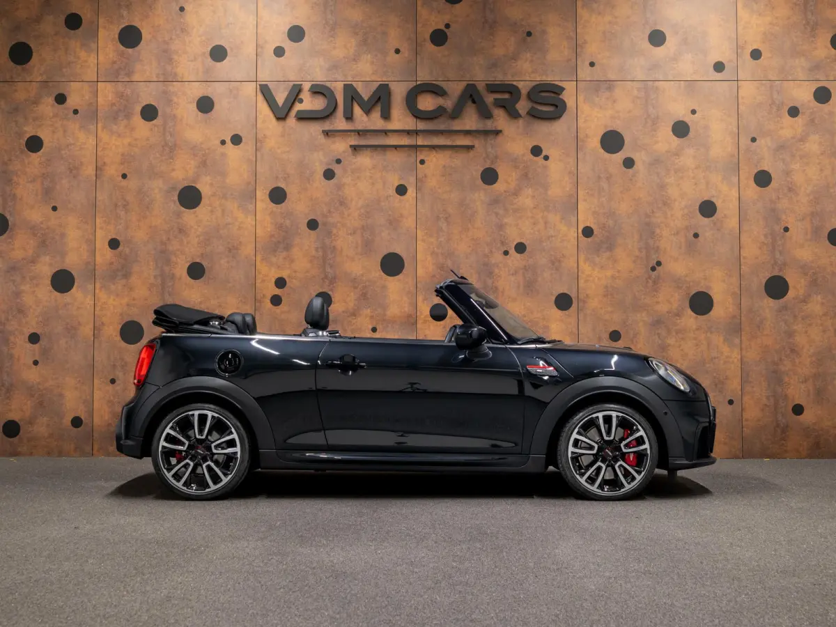 2.0 John Works Classic | Harman & Kardon | HUD | Achteruitrijcamera | ACC | Keyless | Stuurverwaring |