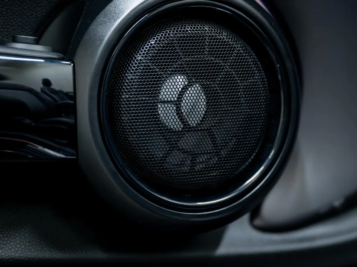 2.0 John Works Classic | Harman & Kardon | HUD | Achteruitrijcamera | ACC | Keyless | Stuurverwaring |