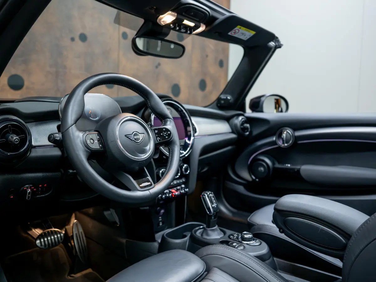 2.0 John Works Classic | Harman & Kardon | HUD | Achteruitrijcamera | ACC | Keyless | Stuurverwaring |