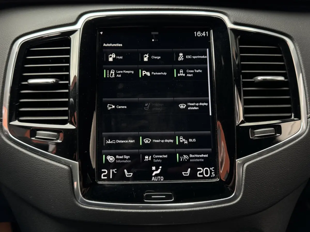 2.0 T8 Twin Engine AWD R-Design Intro Edition | Dealer onderhouden | Semi-elektrische trekhaak | 22 inch | Head-up Display | Harman/Kardon | Panoramadak | Lederen dashboard