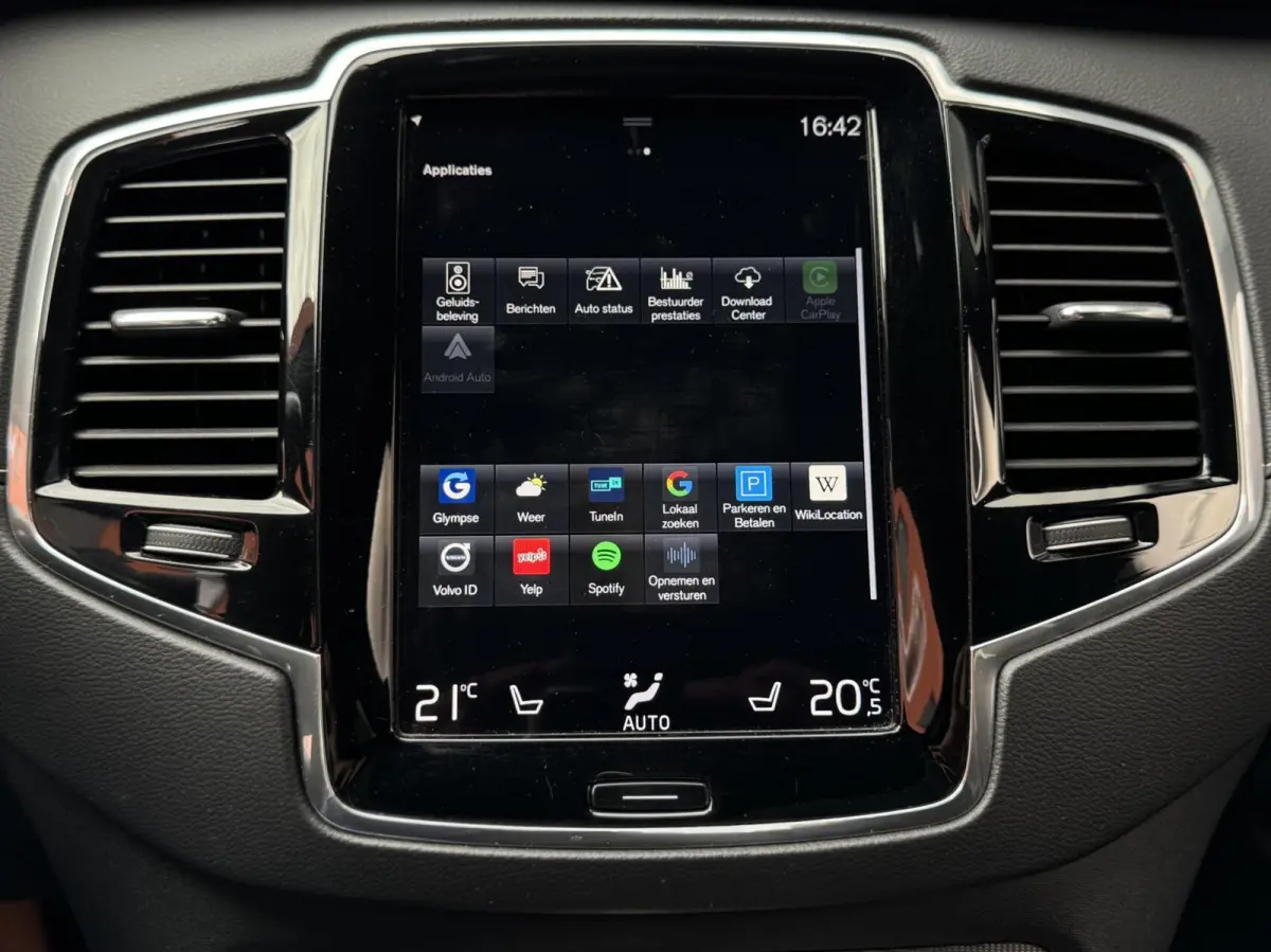 2.0 T8 Twin Engine AWD R-Design Intro Edition | Dealer onderhouden | Semi-elektrische trekhaak | 22 inch | Head-up Display | Harman/Kardon | Panoramadak | Lederen dashboard