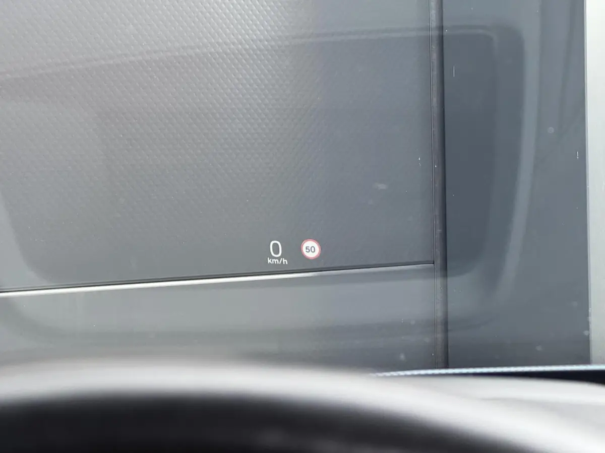 2.0 T8 Twin Engine AWD R-Design Intro Edition | Dealer onderhouden | Semi-elektrische trekhaak | 22 inch | Head-up Display | Harman/Kardon | Panoramadak | Lederen dashboard