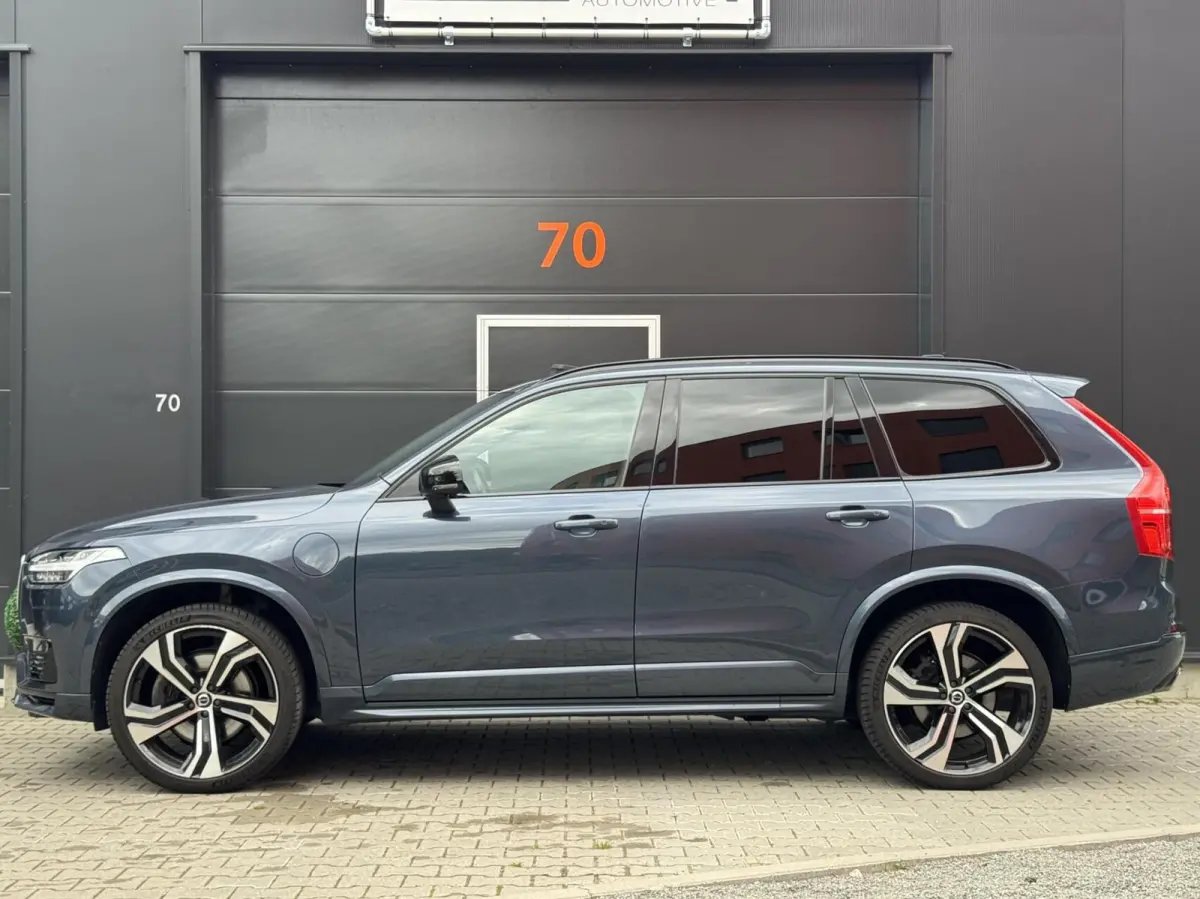 2.0 T8 Twin Engine AWD R-Design Intro Edition | Dealer onderhouden | Semi-elektrische trekhaak | 22 inch | Head-up Display | Harman/Kardon | Panoramadak | Lederen dashboard