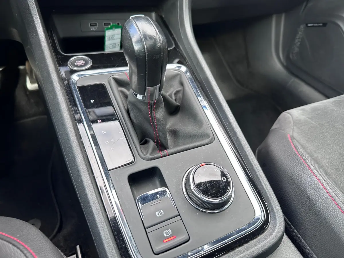 1.4 TSI FR Busi excl btw bpm DSG-7 5d + PANO TREKHAAK 360 CAMERA STOELVRE