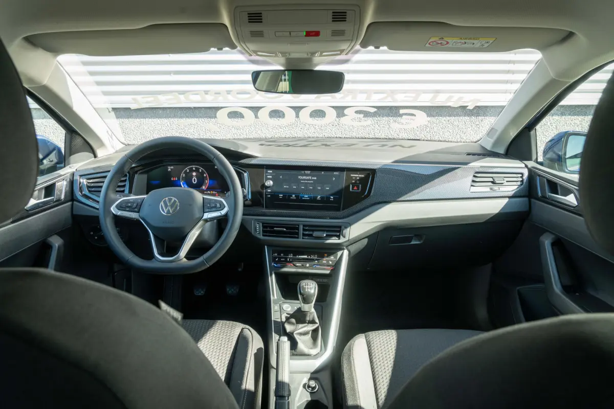Life Edition | 'App-Connect' smartphone integratie | Airconditioning automatisch (Climatronic), 2-zone | Buitenspiegels elektrisch instel- verwarm- en inklapbaar