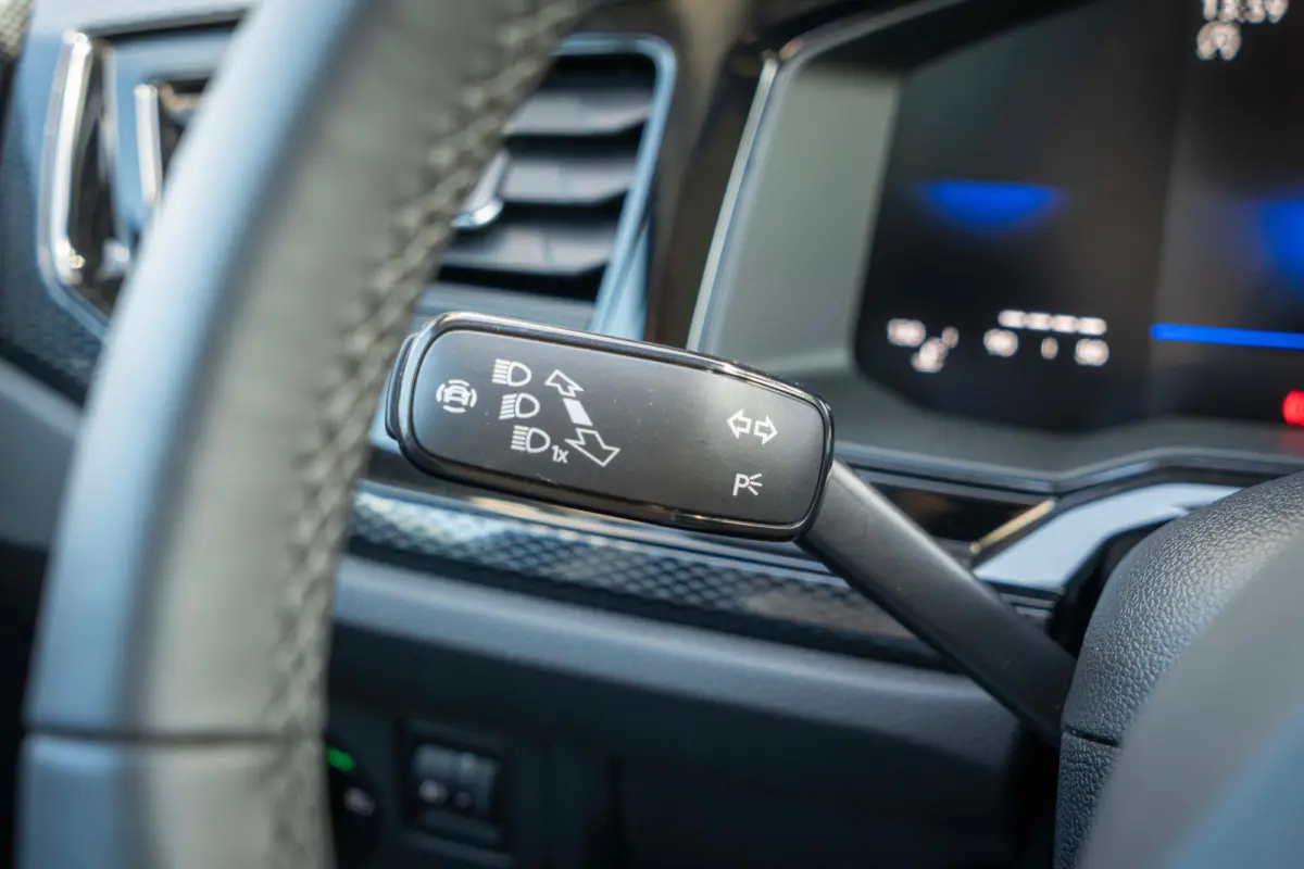 Life Edition | 'App-Connect' smartphone integratie | Airconditioning automatisch (Climatronic), 2-zone | Buitenspiegels elektrisch instel- verwarm- en inklapbaar