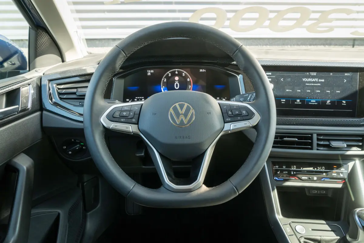 Life Edition | 'App-Connect' smartphone integratie | Airconditioning automatisch (Climatronic), 2-zone | Buitenspiegels elektrisch instel- verwarm- en inklapbaar