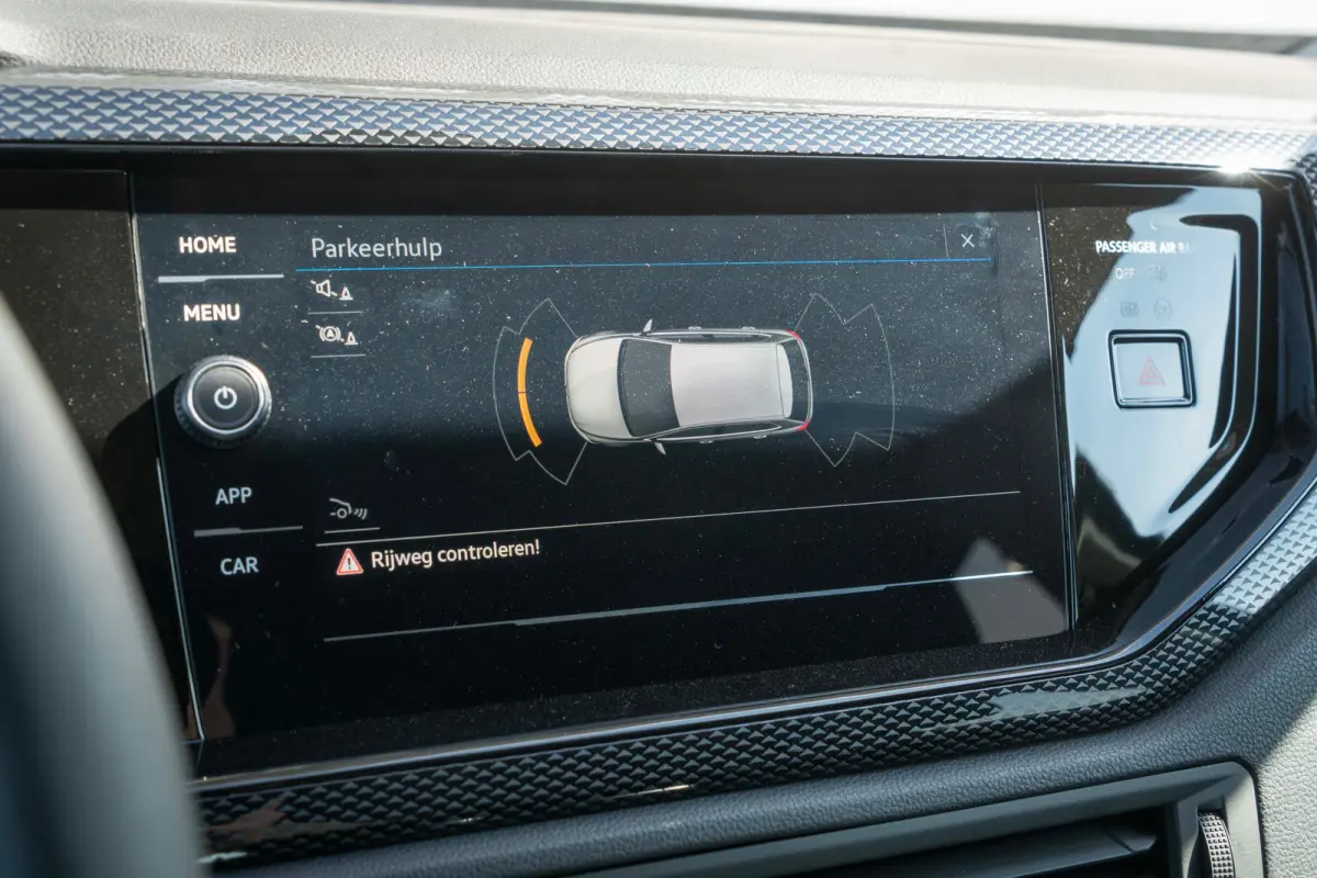 Life Edition | 'App-Connect' smartphone integratie | Airconditioning automatisch (Climatronic), 2-zone | Buitenspiegels elektrisch instel- verwarm- en inklapbaar
