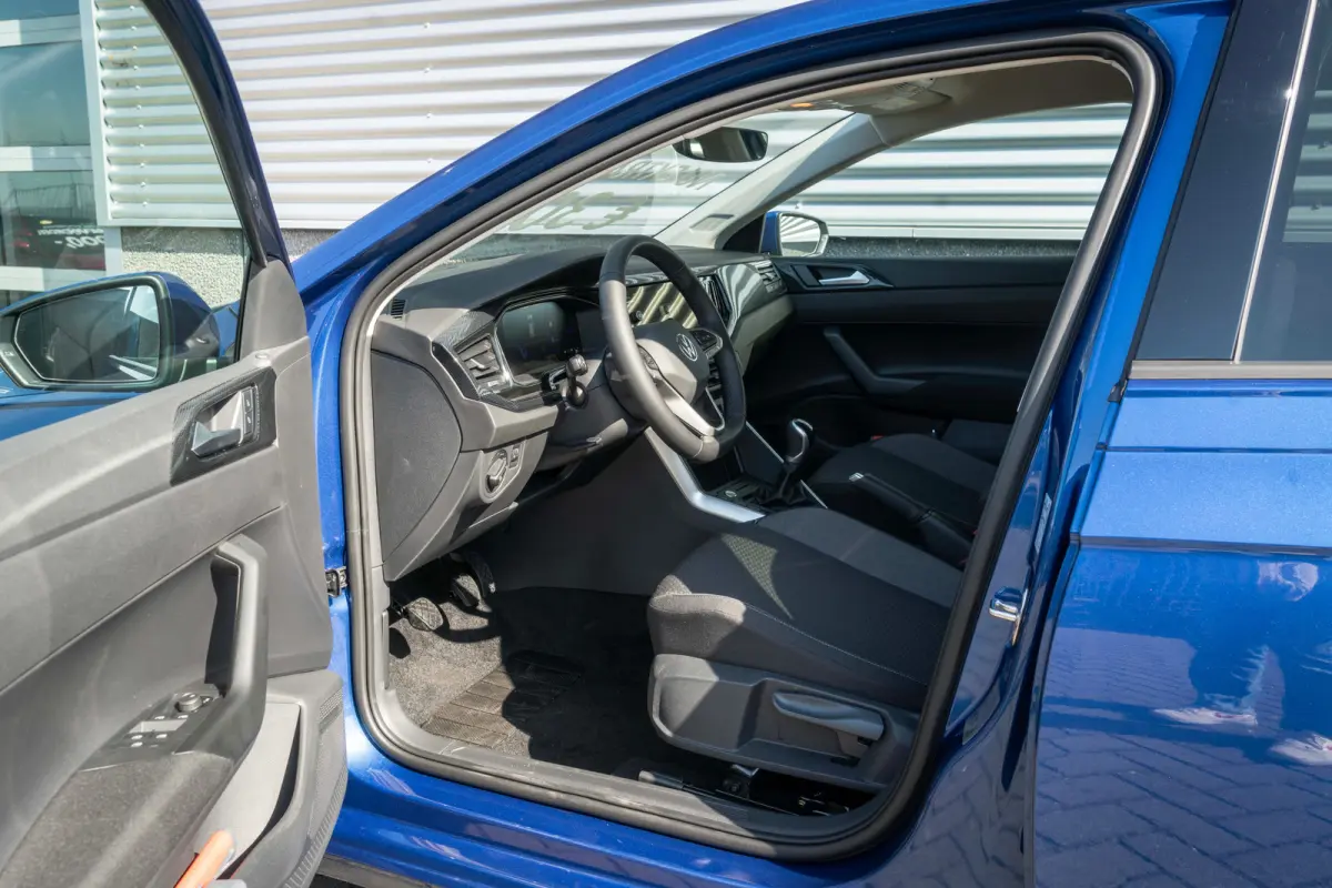 Life Edition | 'App-Connect' smartphone integratie | Airconditioning automatisch (Climatronic), 2-zone | Buitenspiegels elektrisch instel- verwarm- en inklapbaar