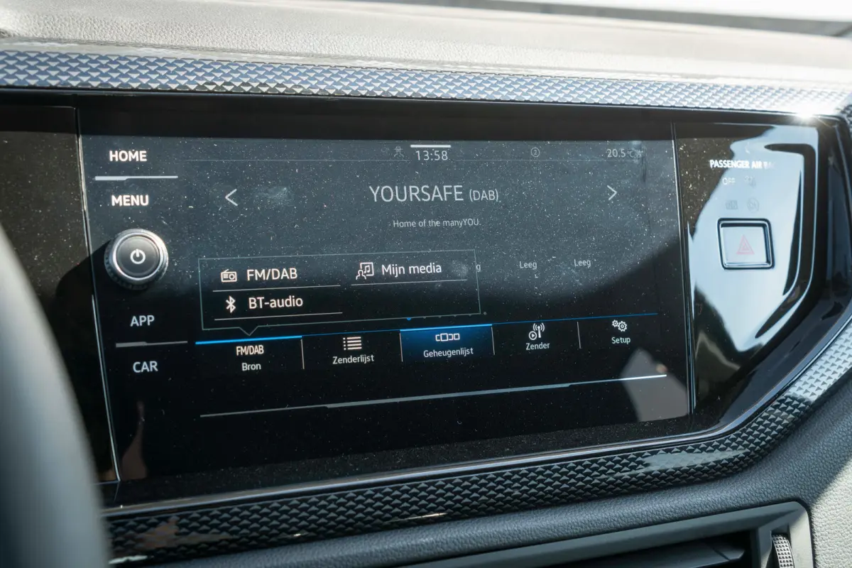 Life Edition | 'App-Connect' smartphone integratie | Airconditioning automatisch (Climatronic), 2-zone | Buitenspiegels elektrisch instel- verwarm- en inklapbaar