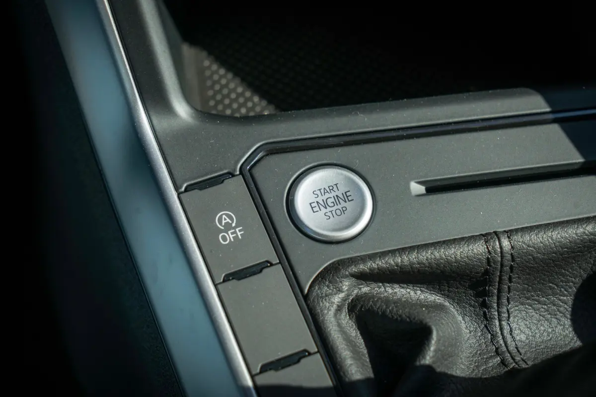 Life Edition | 'App-Connect' smartphone integratie | Airconditioning automatisch (Climatronic), 2-zone | Buitenspiegels elektrisch instel- verwarm- en inklapbaar