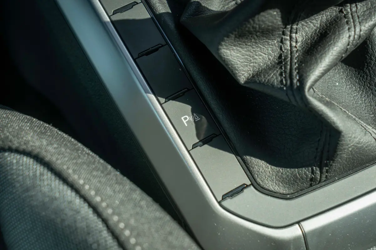 Life Edition | 'App-Connect' smartphone integratie | Airconditioning automatisch (Climatronic), 2-zone | Buitenspiegels elektrisch instel- verwarm- en inklapbaar