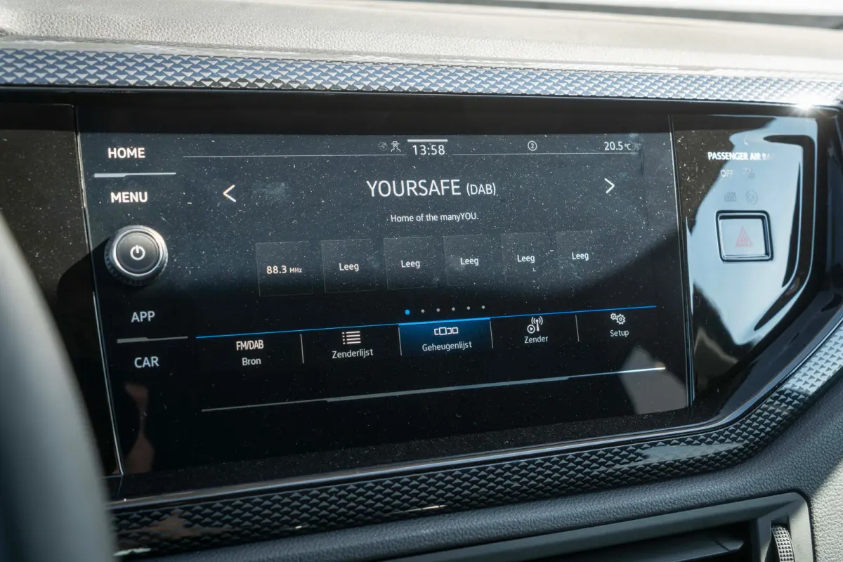 Life Edition | 'App-Connect' smartphone integratie | Airconditioning automatisch (Climatronic), 2-zone | Buitenspiegels elektrisch instel- verwarm- en inklapbaar