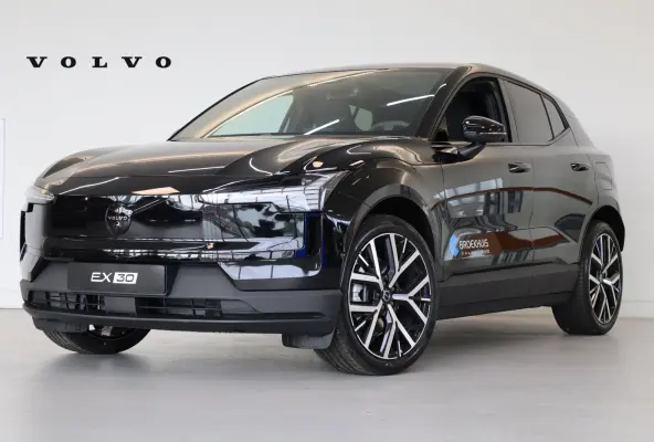 P5 69 kWh Europa Ultra Black Edition | 20" Y-spaak | Black interior | Pano-dak | 360°