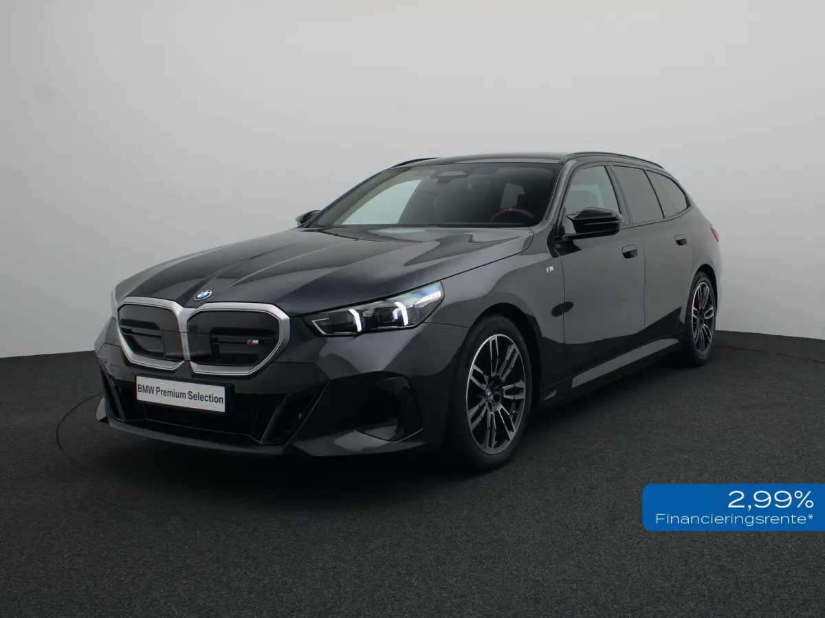 M60 xDrive Innovation Pack | Travel Pack | Comfort Pack | Panoramadak | Comfortstoelen + Stoelventilatie | Driving Assistant Professional | Harman Kardon | 19''