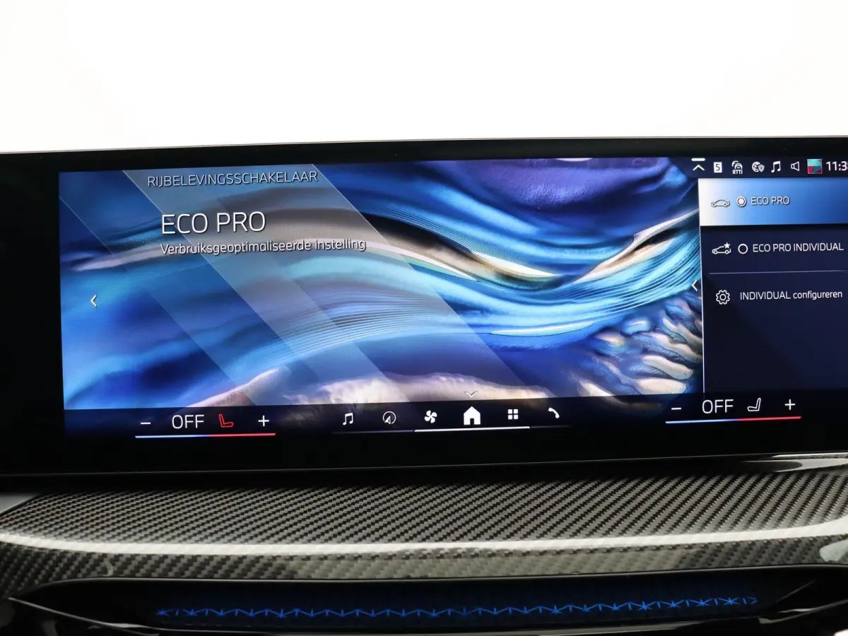 eDrive40 M Sportpakket Pro | Innovation Pack | Comfort Pack | Schuifdak | Driving Assistant | Harman Kardon | 19''