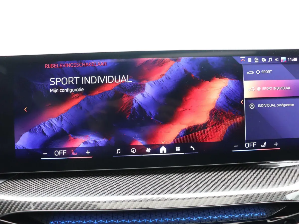eDrive40 M Sportpakket Pro | Innovation Pack | Comfort Pack | Schuifdak | Driving Assistant | Harman Kardon | 19''