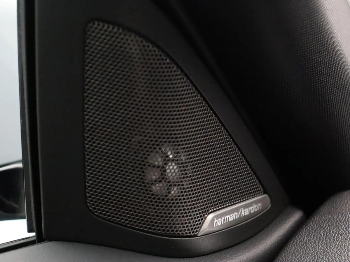 eDrive40 M Sportpakket Pro | Innovation Pack | Comfort Pack | Schuifdak | Driving Assistant | Harman Kardon | 19''