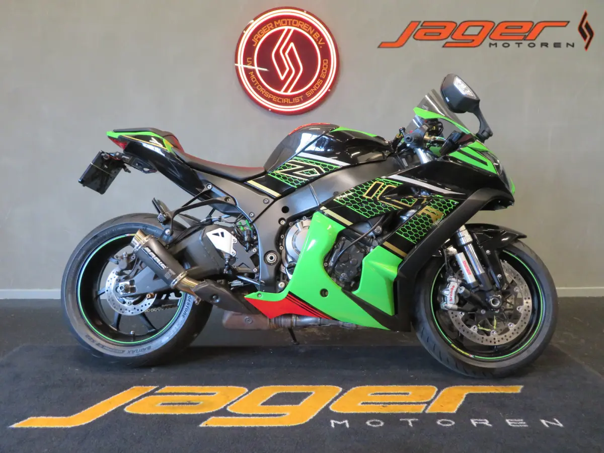 Kawasaki Ninja ZX-10R 2018 Benzine Onbekend leasen