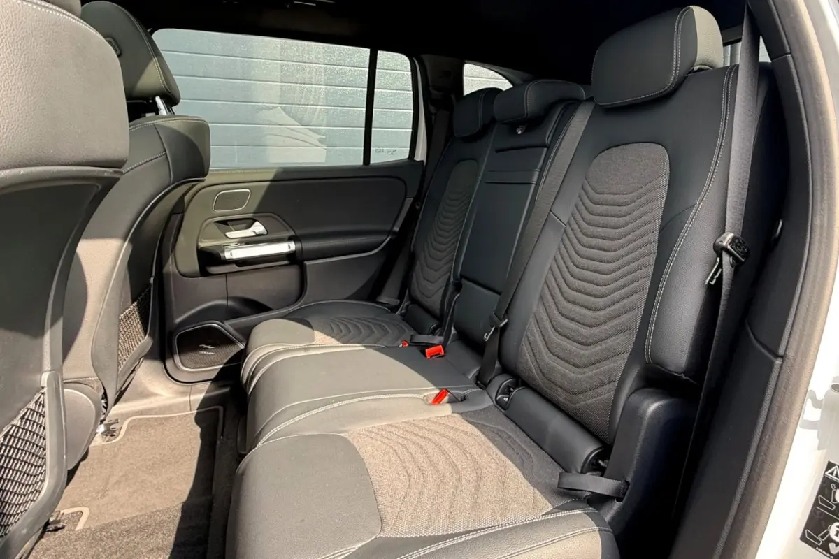 300 4MATIC Luxury Line 67 kWh PANO BURMESTER SFEER 20" AMG 30673KM!