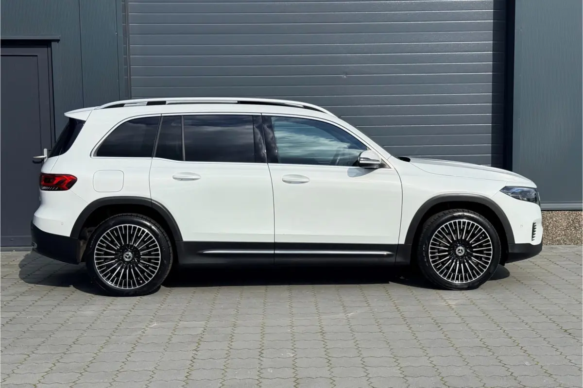 300 4MATIC Luxury Line 67 kWh PANO BURMESTER SFEER 20" AMG 30673KM!