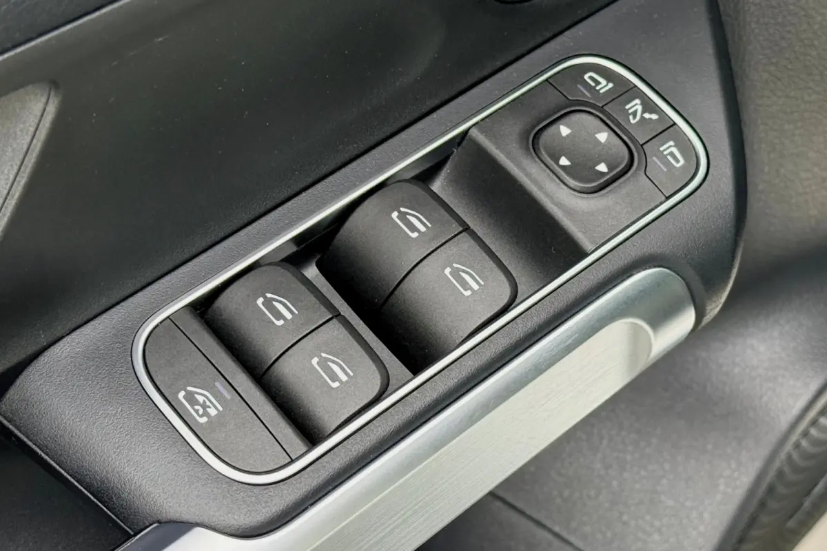 300 4MATIC Luxury Line 67 kWh PANO BURMESTER SFEER 20" AMG 30673KM!
