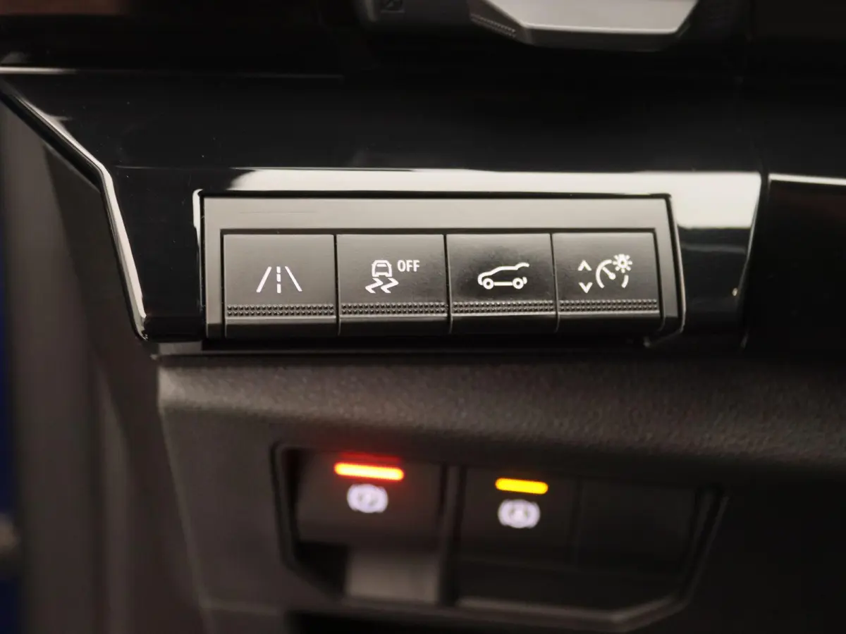 1.2 E-Tech full hybrid 200 iconic | Apple Carplay - Android Auto | Sfeerverlichting | Led Verlichting | Stoelverwarming | Camera |
