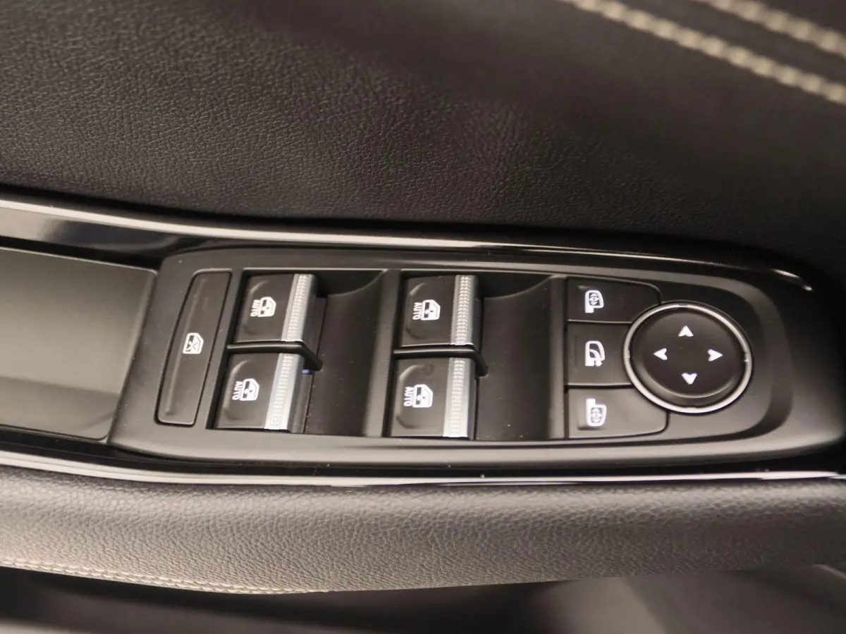 1.2 E-Tech full hybrid 200 iconic | Apple Carplay - Android Auto | Sfeerverlichting | Led Verlichting | Stoelverwarming | Camera |
