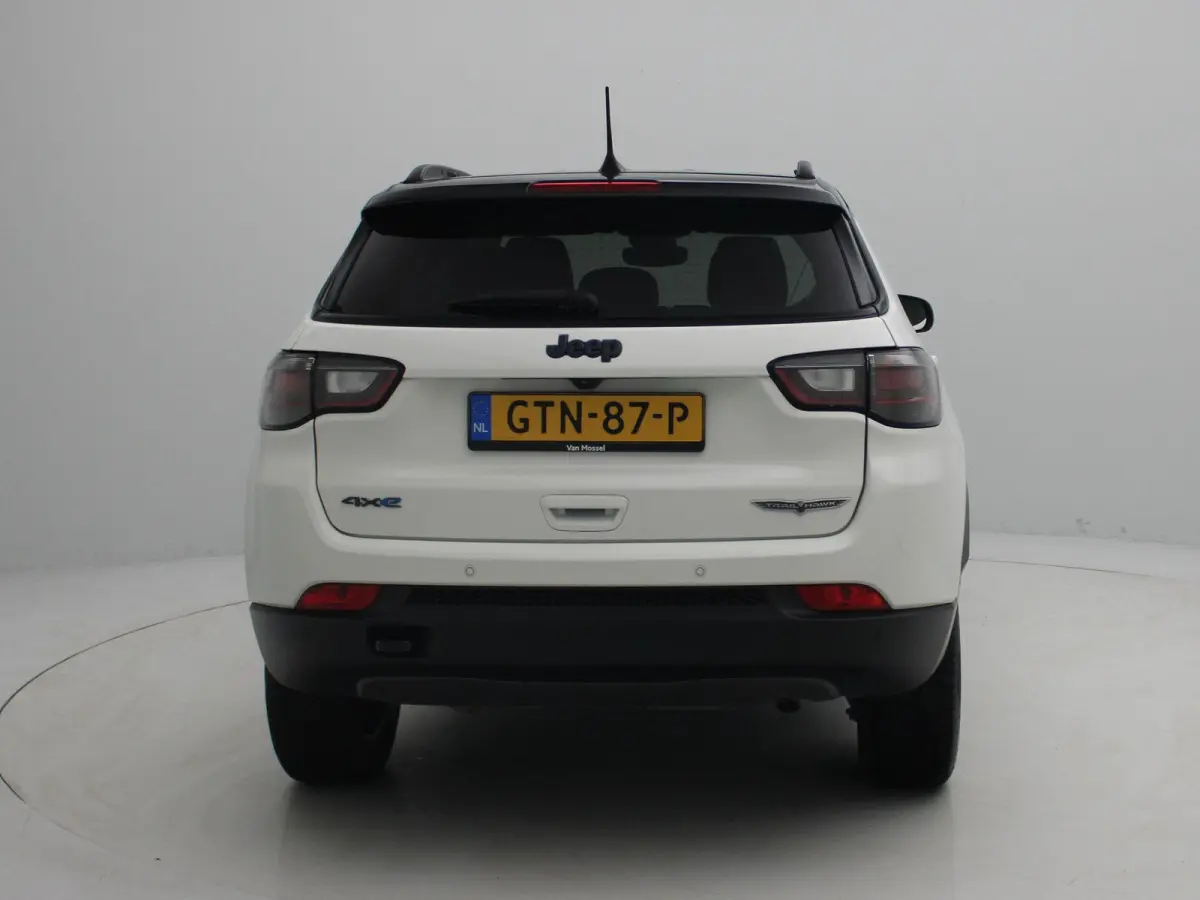 4xe 240 Plug-in Hybrid Trailhawk | Navigatiesysteem | Achteruitrijcamera | Climate Control | LED | Lichtmetalen Velge