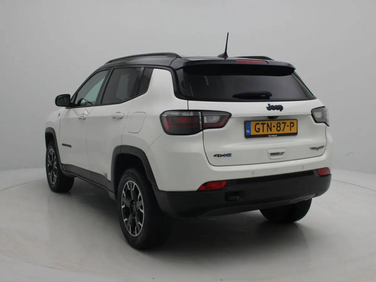 4xe 240 Plug-in Hybrid Trailhawk | Navigatiesysteem | Achteruitrijcamera | Climate Control | LED | Lichtmetalen Velge