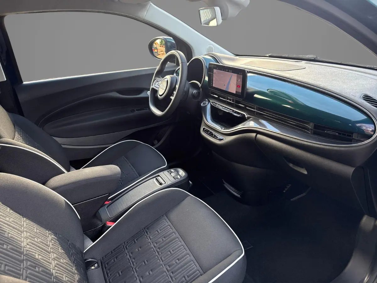 Icon 42 kWh | Parkeersensoren voor+ achter | Navigatie | Climate control | Camera | Adaptive Cruise Control |