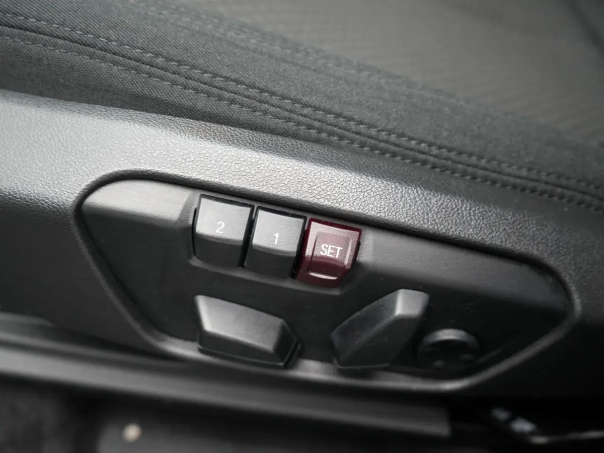 xDrive25e PHEV 221pk Dealer O.H. | Adaptive Cruise | Head Up | Camera | Harman / Kardon | Stoelen Memory & Verwarmd | Navigatie | DAB | Plug In Hybrid |