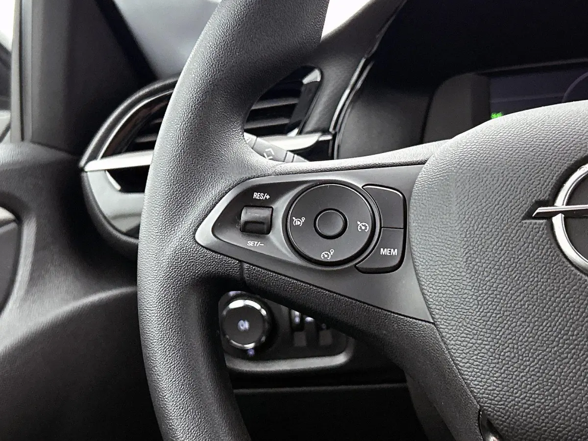 Edition 50 kWh | Apple Carplay/Android Auto | Climate control | Keyless Entry & Start