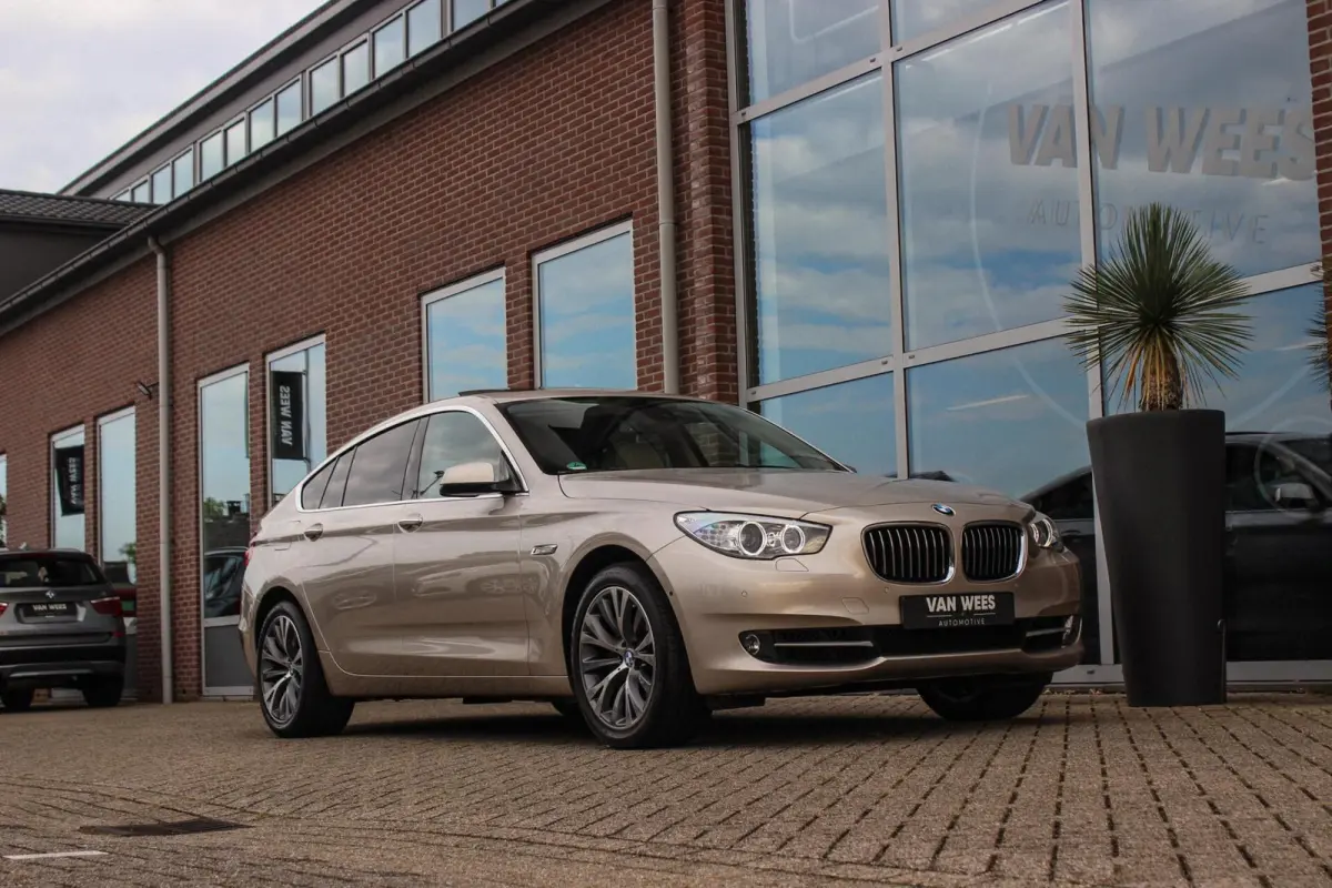 535i High Executive | Achterasbesturing | Stoelventilatie | Head-up | Panoramadak | Rijstrooksensor | HiFi audio | Comfortstoelen | Side view camera