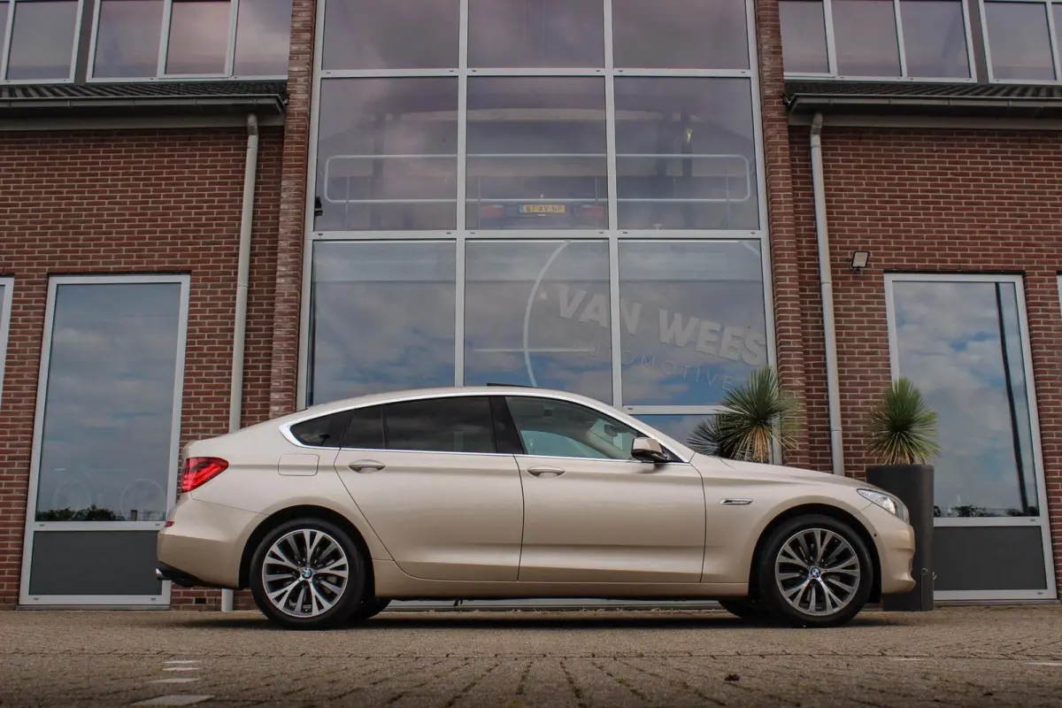 535i High Executive | Achterasbesturing | Stoelventilatie | Head-up | Panoramadak | Rijstrooksensor | HiFi audio | Comfortstoelen | Side view camera