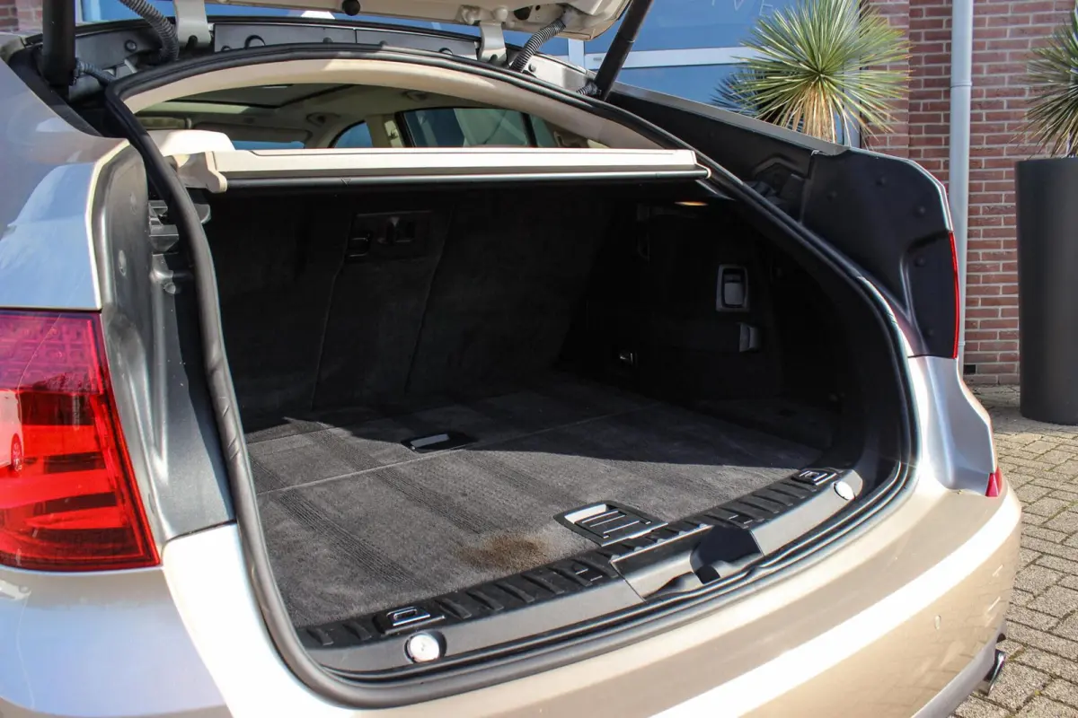 535i High Executive | Achterasbesturing | Stoelventilatie | Head-up | Panoramadak | Rijstrooksensor | HiFi audio | Comfortstoelen | Side view camera