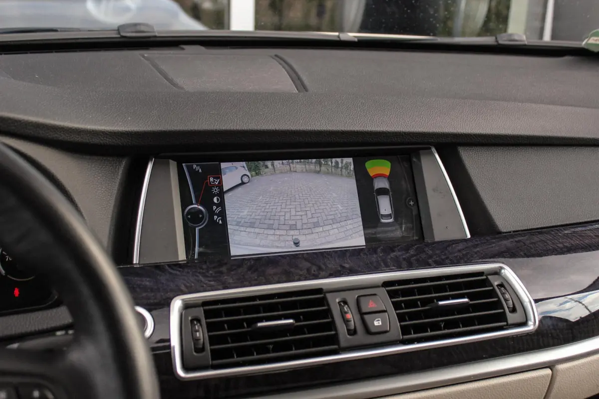 535i High Executive | Achterasbesturing | Stoelventilatie | Head-up | Panoramadak | Rijstrooksensor | HiFi audio | Comfortstoelen | Side view camera