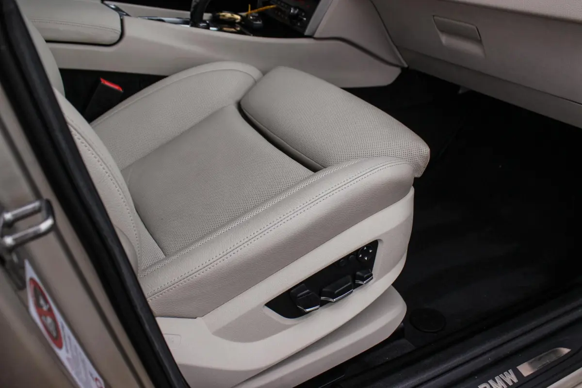 535i High Executive | Achterasbesturing | Stoelventilatie | Head-up | Panoramadak | Rijstrooksensor | HiFi audio | Comfortstoelen | Side view camera