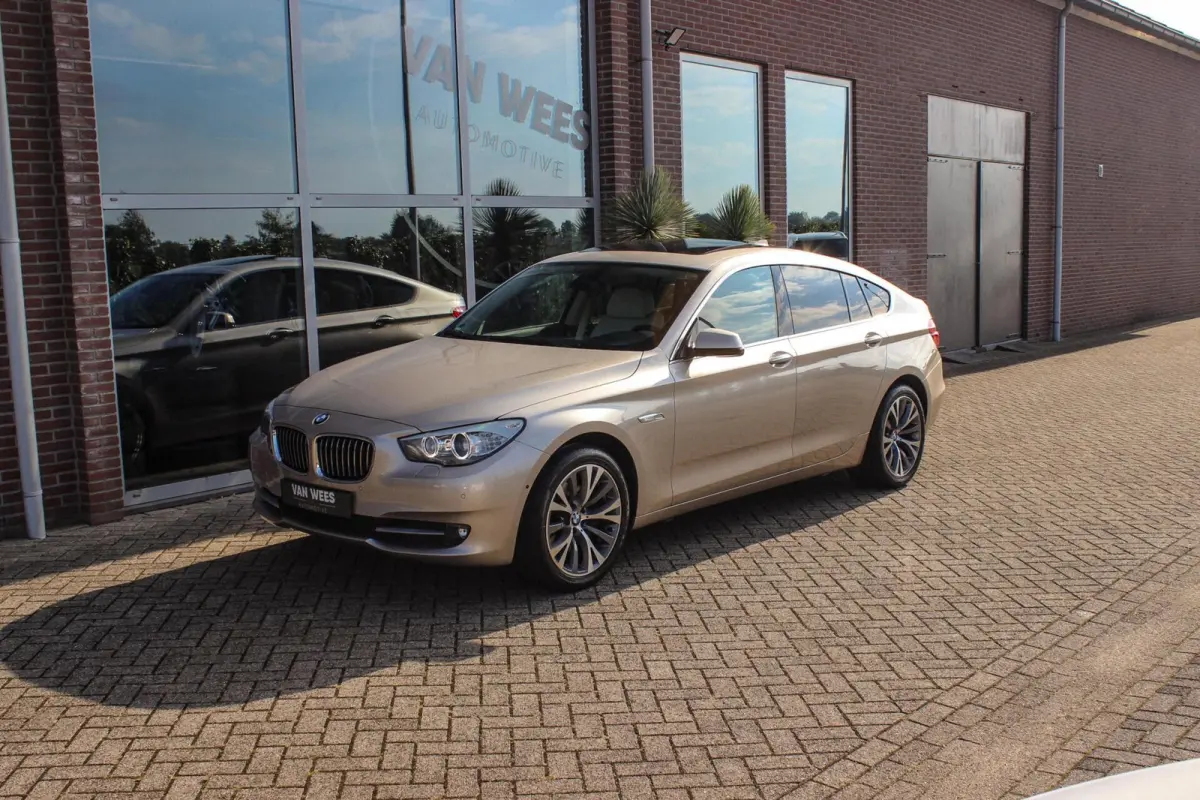 535i High Executive | Achterasbesturing | Stoelventilatie | Head-up | Panoramadak | Rijstrooksensor | HiFi audio | Comfortstoelen | Side view camera