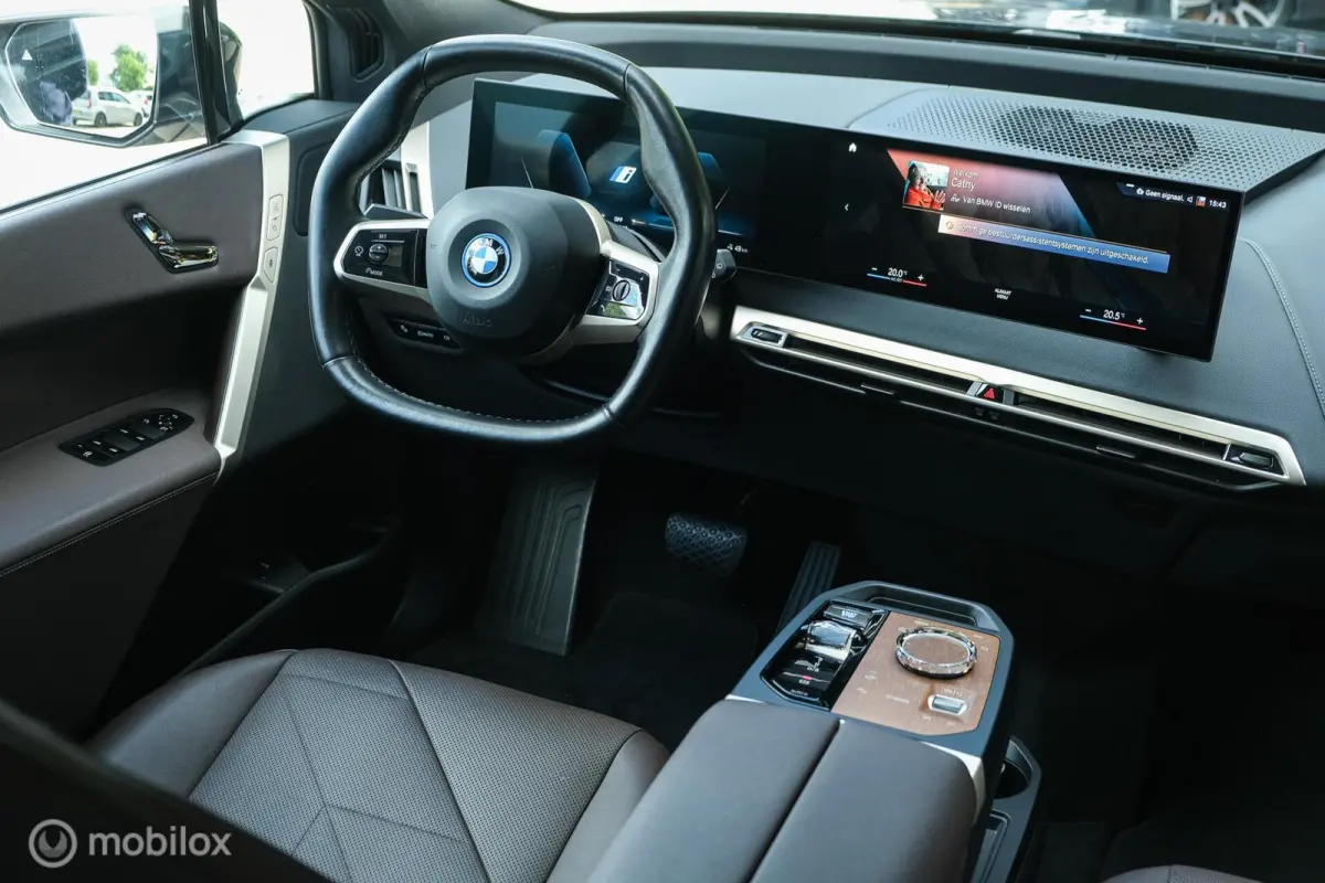 xDrive40 High Executive 77 kWh | 98% SOH | Sport Package | Pano Sky lounge | Harman Kardon | Laser | HUD | Stoelverwarming voor en achter | Trekhaak | 22 Inch | ACC