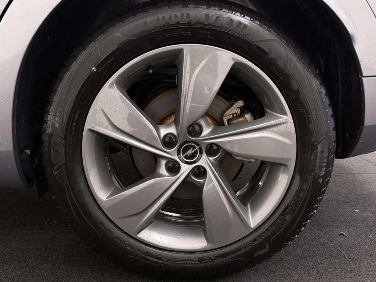 1.6 Turbo Plug-In Hybrid 4x4 GSe Winterpakket/ 4S.Banden/Camera/Nav/Ecc/CarPlay/Sportstoelen/El.Klep