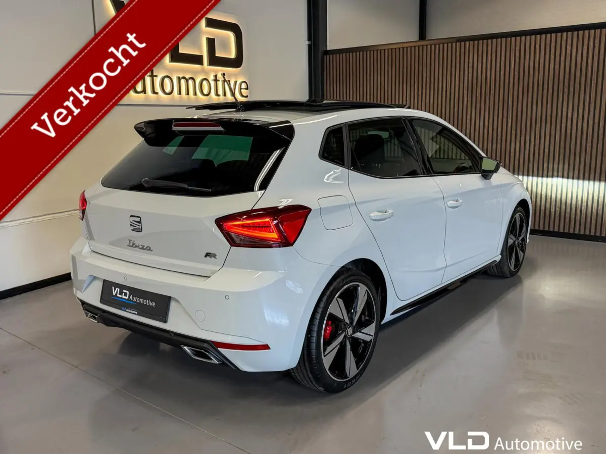 1.0 TSI FR LED PANO BEATS CAM CARPLAY ALCANTARA