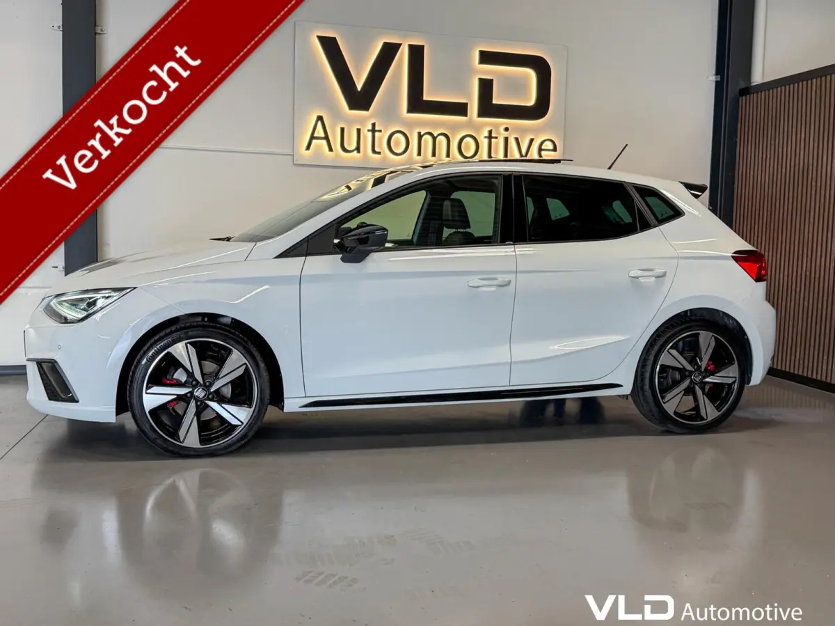 1.0 TSI FR LED PANO BEATS CAM CARPLAY ALCANTARA