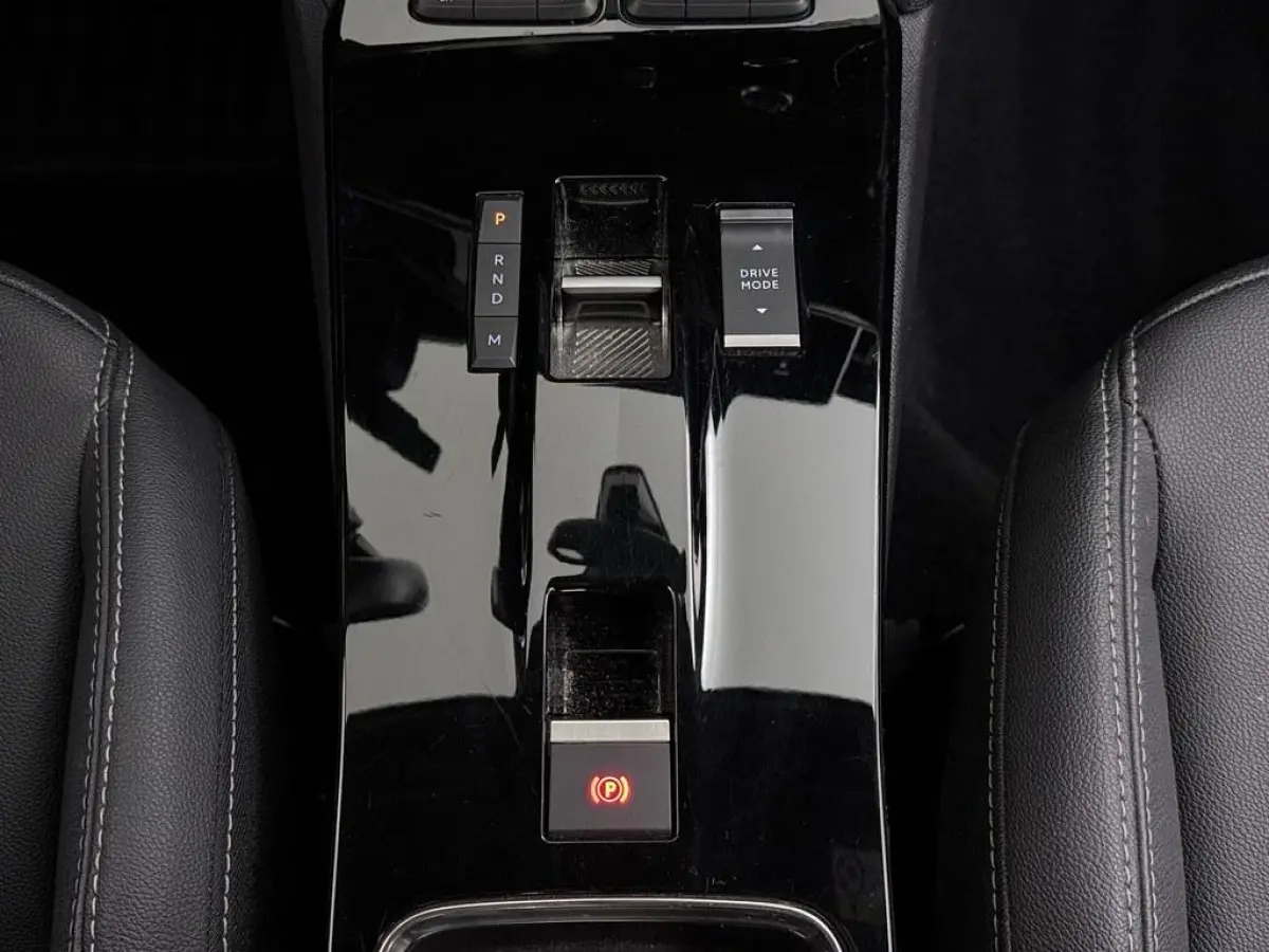1.2 T 130 pk Automaat Ultimate Camera/Winterpakket /Ecc/Alcantara/Keyless/Blindspot/Vc/18inch