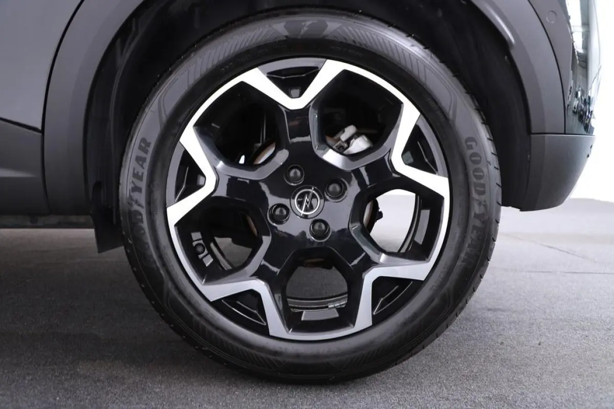 1.2 T 130 pk Automaat Ultimate Camera/Winterpakket /Ecc/Alcantara/Keyless/Blindspot/Vc/18inch