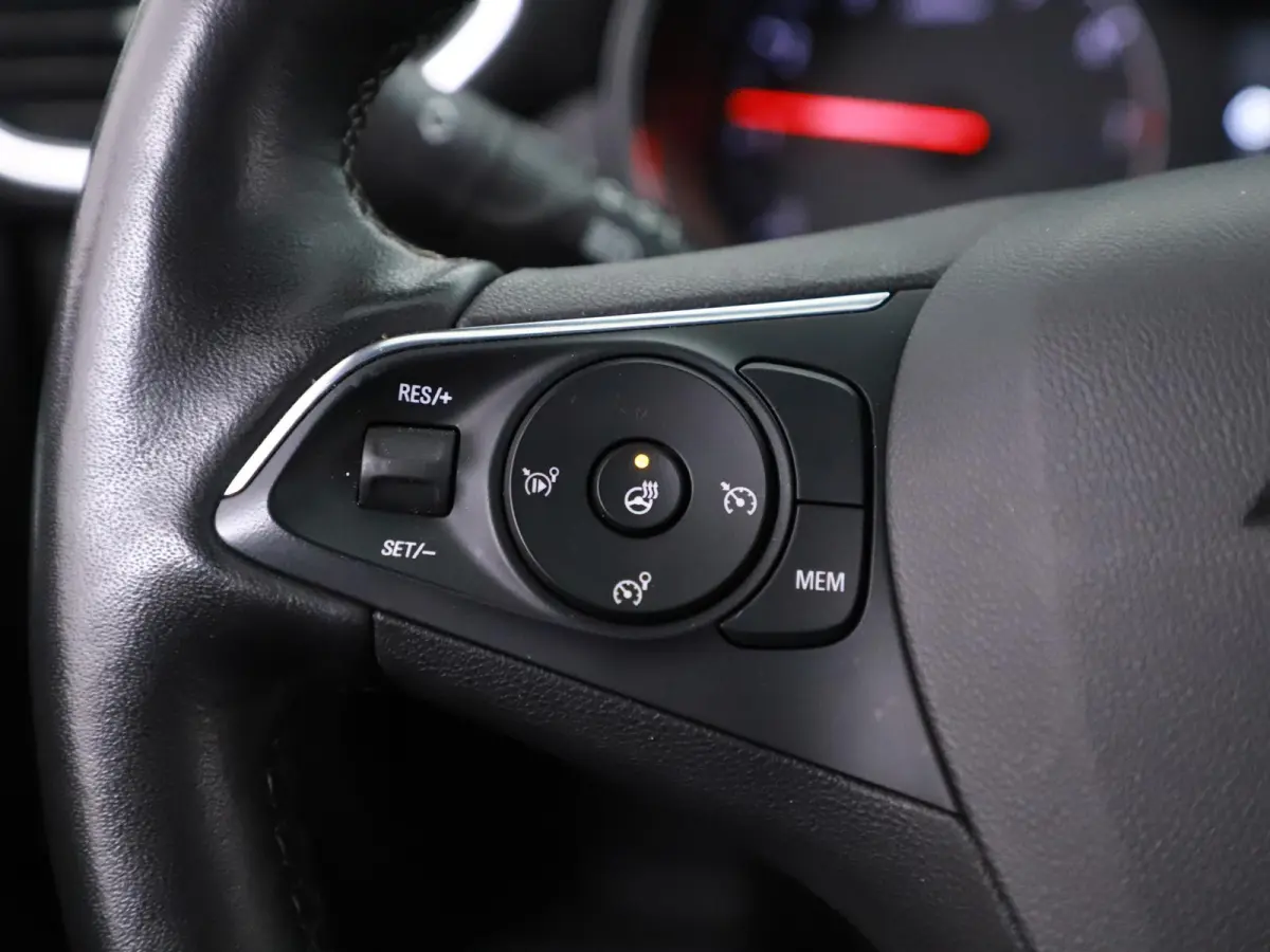 1.2T 130pk Automaat Ultimate Trekhaak/Alcantara/ 4S.Banden/Winterpakket/Camera/Nav/Keyless