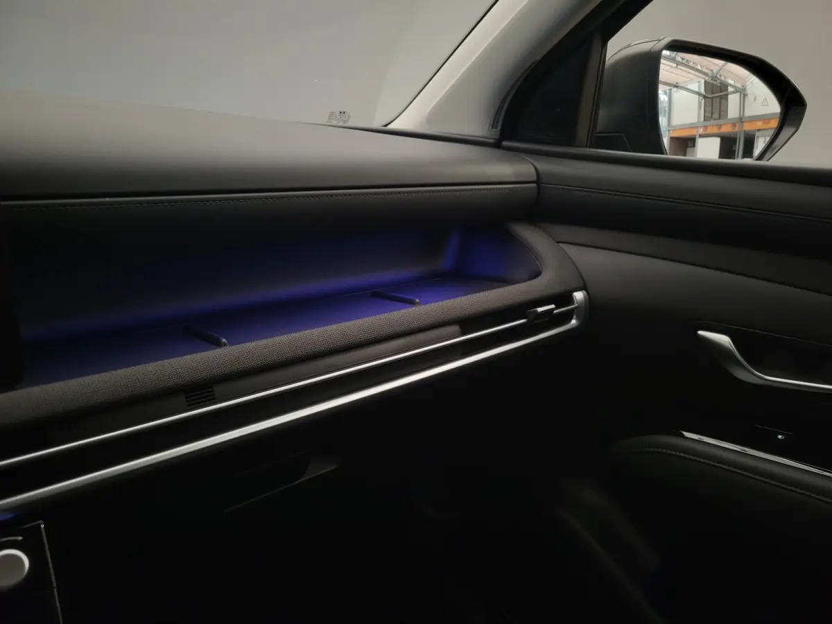 1.6 T-GDI PHEV Premium | Achterbank in delen neerklapbaar | Achterruitverwarming | Achteruitrij assistent | Leder | Stoelverwarming & Stoelventilatie | Elektrische achterklep | Elektr. stoel