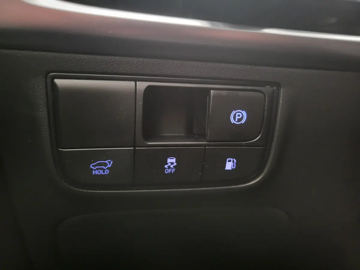 1.6 T-GDI PHEV Premium | Achterbank in delen neerklapbaar | Achterruitverwarming | Achteruitrij assistent | Leder | Stoelverwarming & Stoelventilatie | Elektrische achterklep | Elektr. stoel